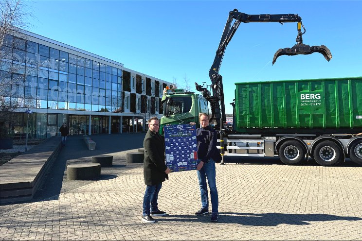 Eerste Hortibiz GP muurposter overhandigd